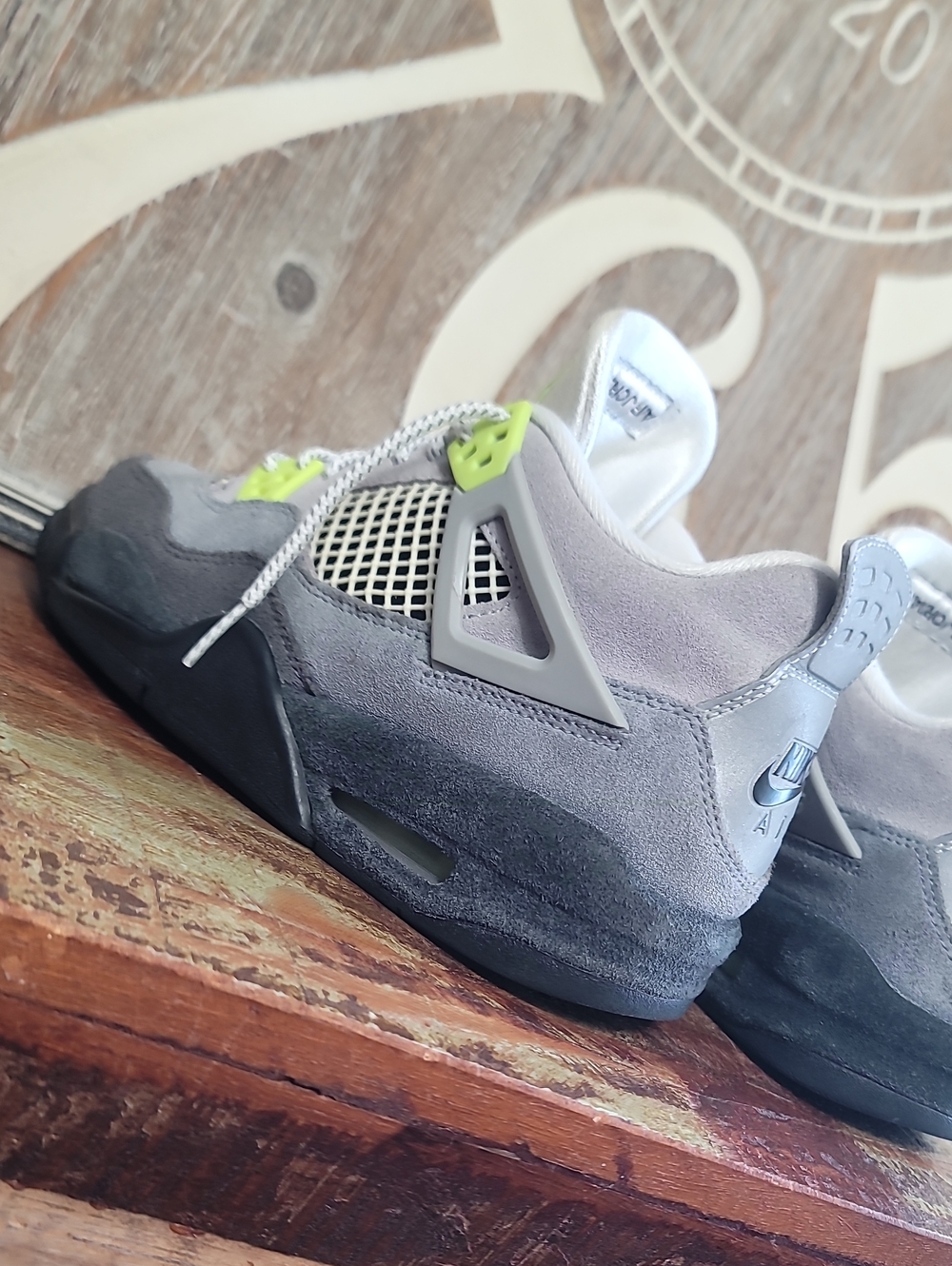 🔥 Nike Air Jordan 4 (Special Edition) "Neon 95" Wmns 7.5 Great Condition. - Picture 11 of 16